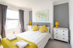 Castle View 2 Bedroom Apartment in Town Centre